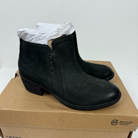Clarks Neva Lo Black Leather Ankle Boots Booties Minimalist Comfort Cuir Noir - Picture 1 of 12